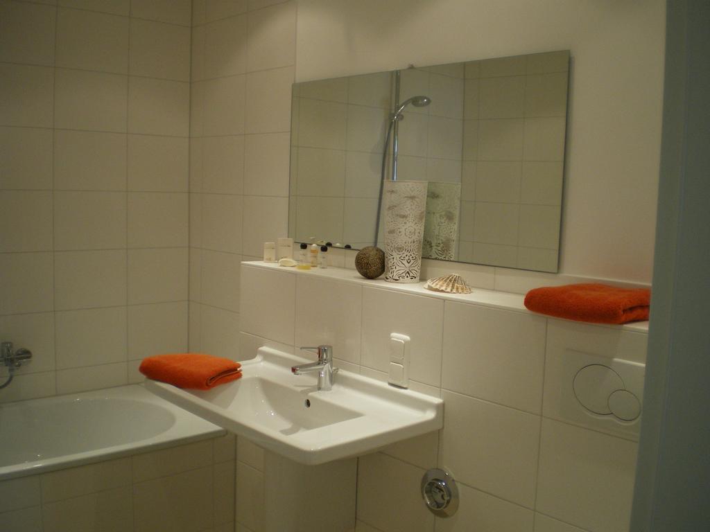 Fewo31, Exklusive Apartments, 2 Minuten Vom Strand Und Alten Strom * Rostock